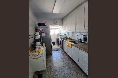 Apartamento à venda com 120m², 2 quartos e 2 vagasCozinha