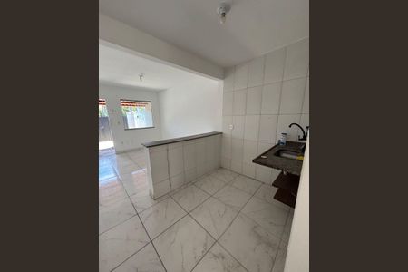 Cozinha de casa para alugar com 1 quarto, 65m² em Laranjal, São Gonçalo