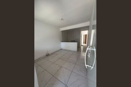Sala de casa para alugar com 1 quarto, 65m² em Laranjal, São Gonçalo