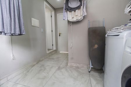 Casa de condomínio à venda com 315m², 3 quartos e 4 vagas Casa de condomínio à venda com 315m², 3 quartos e 4 vagasÁrea de Serviço