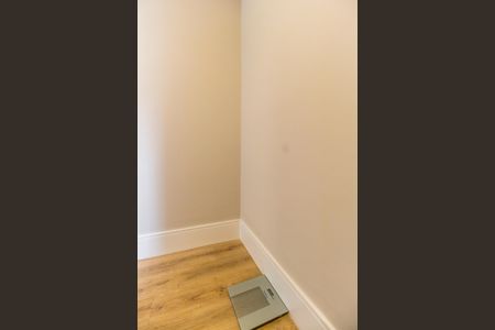 Casa de condomínio à venda com 315m², 3 quartos e 4 vagas Casa de condomínio à venda com 315m², 3 quartos e 4 vagasCloset da suíte