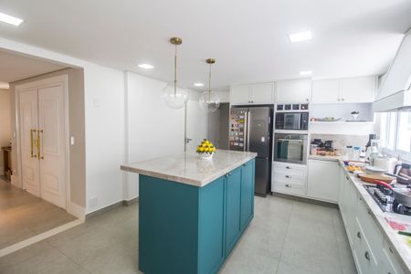 Casa de condomínio à venda com 315m², 3 quartos e 4 vagas Casa de condomínio à venda com 315m², 3 quartos e 4 vagasCozinha