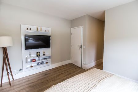 Casa de condomínio à venda com 315m², 3 quartos e 4 vagas Casa de condomínio à venda com 315m², 3 quartos e 4 vagasSuíte 1