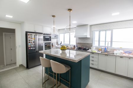 Casa de condomínio à venda com 315m², 3 quartos e 4 vagas Casa de condomínio à venda com 315m², 3 quartos e 4 vagasCozinha