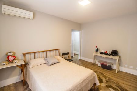 Casa de condomínio à venda com 315m², 3 quartos e 4 vagas Casa de condomínio à venda com 315m², 3 quartos e 4 vagasSuíte 3