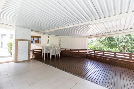 Casa de condomínio à venda com 315m², 3 quartos e 4 vagas Casa de condomínio à venda com 315m², 3 quartos e 4 vagasÁrea comum - Salão de festas