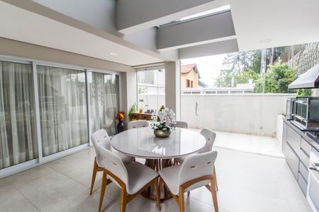 Casa de condomínio à venda com 315m², 3 quartos e 4 vagas Casa de condomínio à venda com 315m², 3 quartos e 4 vagasÁrea gourmet