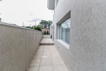 Casa de condomínio à venda com 315m², 3 quartos e 4 vagas Casa de condomínio à venda com 315m², 3 quartos e 4 vagasCorredor