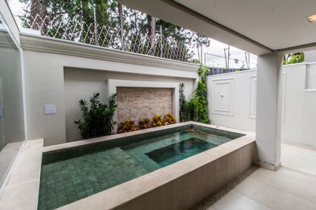 Casa de condomínio à venda com 315m², 3 quartos e 4 vagas Casa de condomínio à venda com 315m², 3 quartos e 4 vagasPiscina