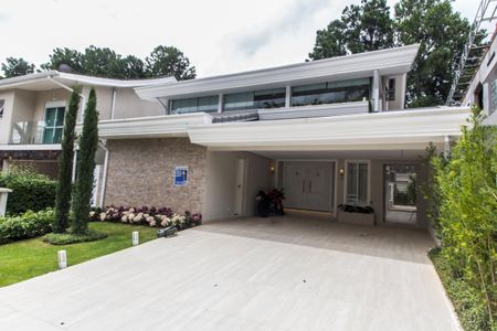 Casa de condomínio à venda com 315m², 3 quartos e 4 vagas Casa de condomínio à venda com 315m², 3 quartos e 4 vagasGaragem