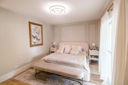 Casa de condomínio à venda com 315m², 3 quartos e 4 vagas Casa de condomínio à venda com 315m², 3 quartos e 4 vagasSuíte 2