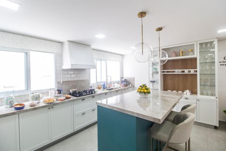 Casa de condomínio à venda com 315m², 3 quartos e 4 vagas Casa de condomínio à venda com 315m², 3 quartos e 4 vagasCozinha