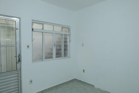 Casa para alugar com 70m², 2 quartos e sem vagaSala