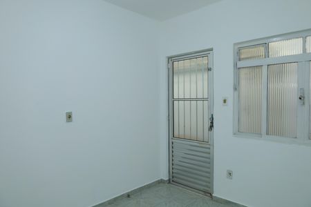 Sala de casa para alugar com 2 quartos, 70m² em Conjunto Residencial José Bonifácio, São Paulo