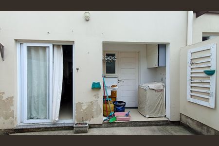 Casa de condomínio à venda com 76m², 3 quartos e 2 vagasQuintal 