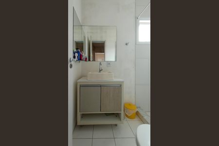 Casa de condomínio à venda com 76m², 3 quartos e 2 vagasBanheiro social 