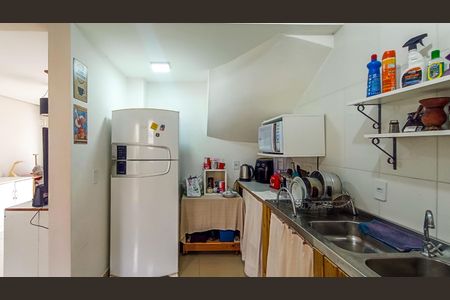 Casa de condomínio à venda com 76m², 3 quartos e 2 vagasCozinha 