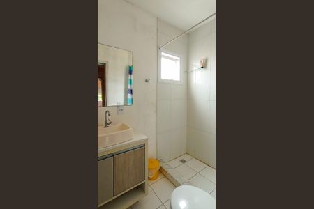 Casa de condomínio à venda com 76m², 3 quartos e 2 vagasBanheiro social 