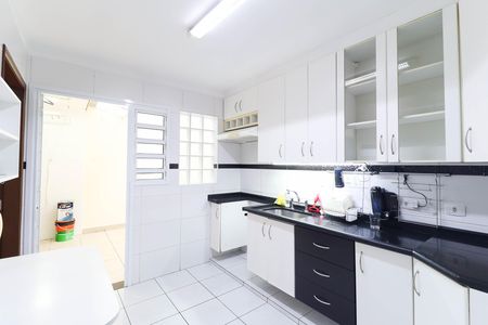Casa de condomínio à venda com 184m², 3 quartos e 2 vagas