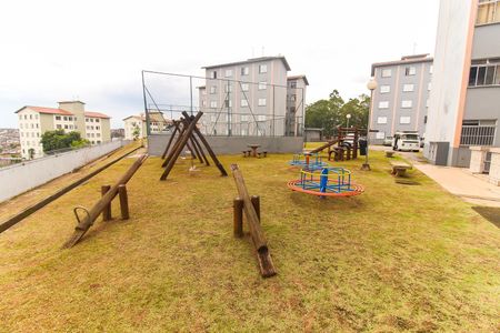 Apartamento para alugar com 45m², 2 quartos e 1 vaga Apartamento para alugar com 45m², 2 quartos e 1 vagaÁrea comum - Playground