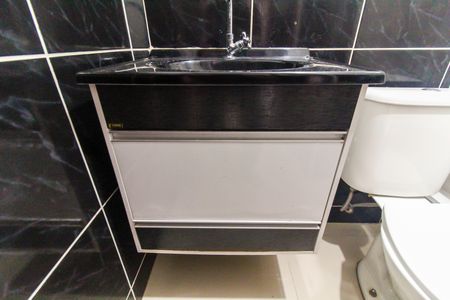 Apartamento para alugar com 45m², 2 quartos e 1 vaga Apartamento para alugar com 45m², 2 quartos e 1 vagaBanheiro