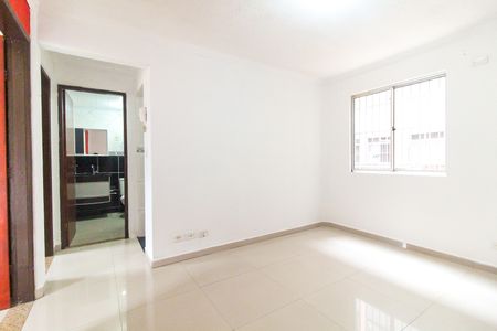 Sala de apartamento para alugar com 2 quartos, 45m² em Conjunto Habitacional Fazenda do Carmo, São Paulo