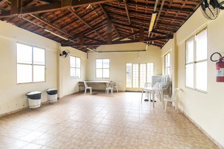 Apartamento para alugar com 45m², 2 quartos e 1 vaga Apartamento para alugar com 45m², 2 quartos e 1 vagaÁrea comum - Salão de festas