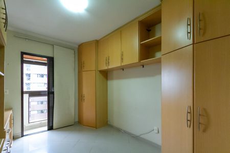 Apartamento à venda com 106m², 3 quartos e 2 vagasQuarto 