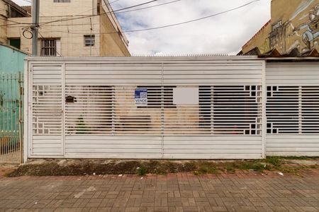 Casa à venda com 250m², 2 quartos e 3 vagasFachada