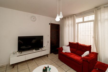 Casa à venda com 250m², 2 quartos e 3 vagasSala