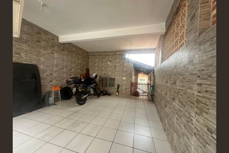 Casa à venda com 210m², 2 quartos e 2 vagas Casa à venda com 210m², 2 quartos e 2 vagasGaragem