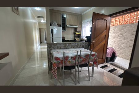 Casa à venda com 210m², 2 quartos e 2 vagas Casa à venda com 210m², 2 quartos e 2 vagasCozinha