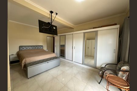 Casa à venda com 210m², 2 quartos e 2 vagas Casa à venda com 210m², 2 quartos e 2 vagasSuíte