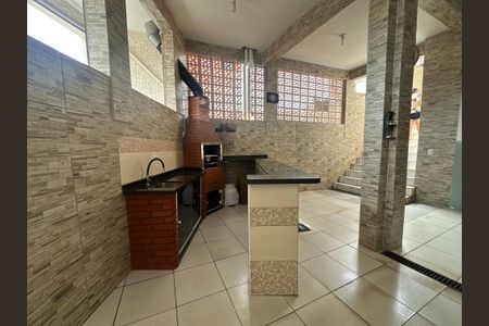 Casa à venda com 210m², 2 quartos e 2 vagas Casa à venda com 210m², 2 quartos e 2 vagasChurrasqueira