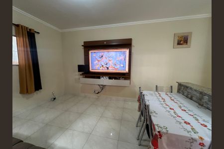 Casa à venda com 210m², 2 quartos e 2 vagas Casa à venda com 210m², 2 quartos e 2 vagasSala