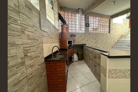 Casa à venda com 210m², 2 quartos e 2 vagas Casa à venda com 210m², 2 quartos e 2 vagasChurrasqueira