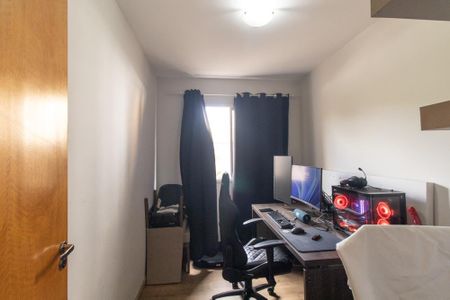 Quarto 1 de apartamento para alugar com 3 quartos, 75m² em Uberaba, Curitiba