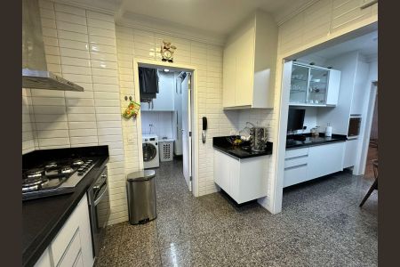 Apartamento à venda com 169m², 4 quartos e 3 vagasCozinha