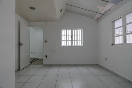 Casa para alugar com 234m², 3 quartos e 2 vagasEscritório