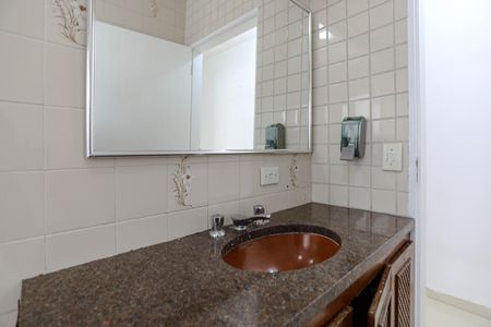 Casa para alugar com 234m², 3 quartos e 2 vagasBanheiro