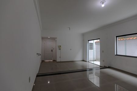 Casa para alugar com 234m², 3 quartos e 2 vagasSala