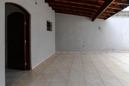 Casa para alugar com 234m², 3 quartos e 2 vagasQuintal