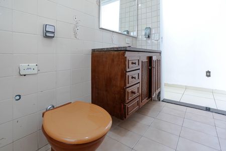 Casa para alugar com 234m², 3 quartos e 2 vagasBanheiro