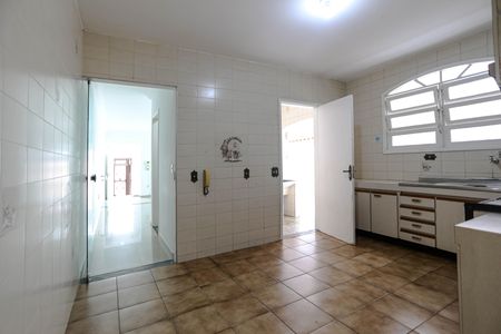 Casa para alugar com 234m², 3 quartos e 2 vagasCozinha