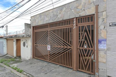 Casa para alugar com 234m², 3 quartos e 2 vagasFachada