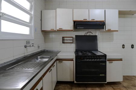 Casa para alugar com 234m², 3 quartos e 2 vagasCozinha