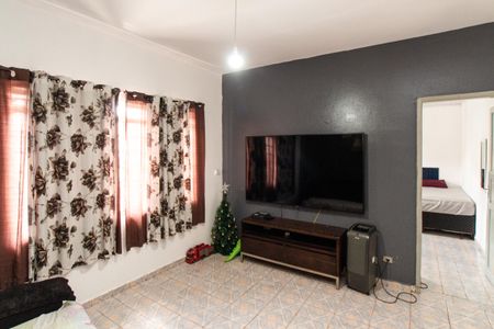 Casa à venda com 177m², 5 quartos e 2 vagas Casa à venda com 177m², 5 quartos e 2 vagasSala