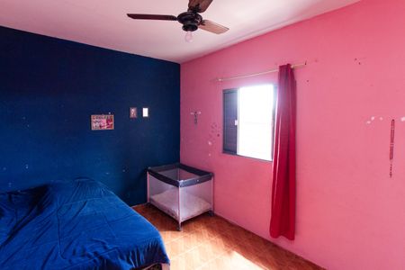 Casa à venda com 177m², 5 quartos e 2 vagas Casa à venda com 177m², 5 quartos e 2 vagasCasa 3 - Quarto