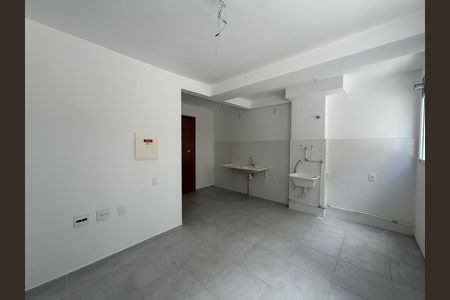 Sala de apartamento para alugar com 2 quartos, 36m² em Taquara, Rio de Janeiro