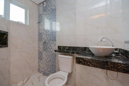 Casa à venda com 95m², 3 quartos e 2 vagas Casa à venda com 95m², 3 quartos e 2 vagasBanheiro da Suíte